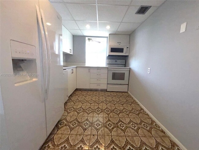 Photo - 2001 Atlantic Shores Blvd Unit 409