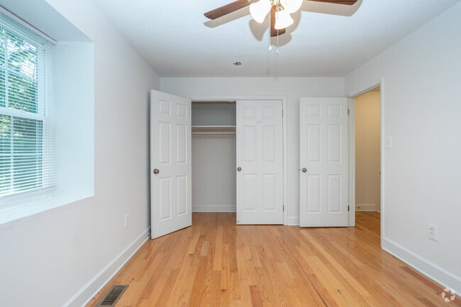 2BR, 1.5BA - 1,035SF - Bedroom