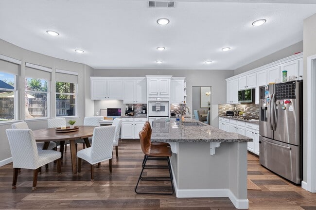 Photo - 9427 N Winery Ave