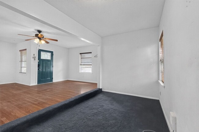 Photo - 725 Mary Lake Dr