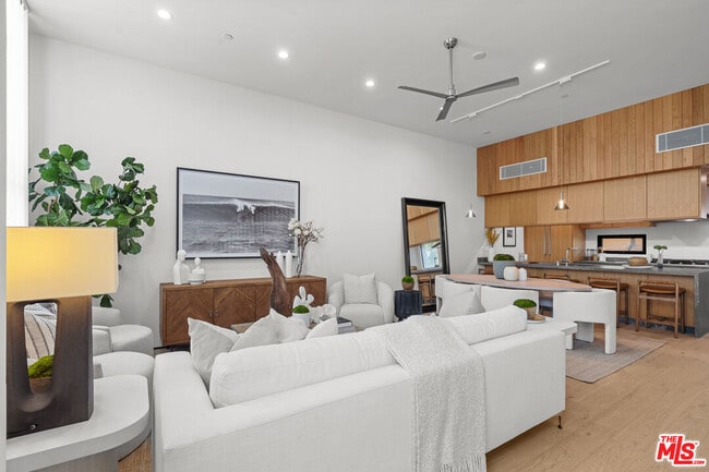 Photo - 11702 Charnock Rd