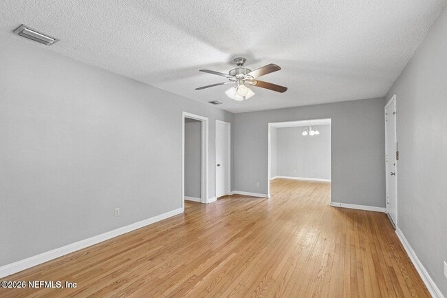 Photo - 356 Tidewater Cir W