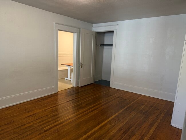 Photo - 111 NW 26th St Unit Apt 3