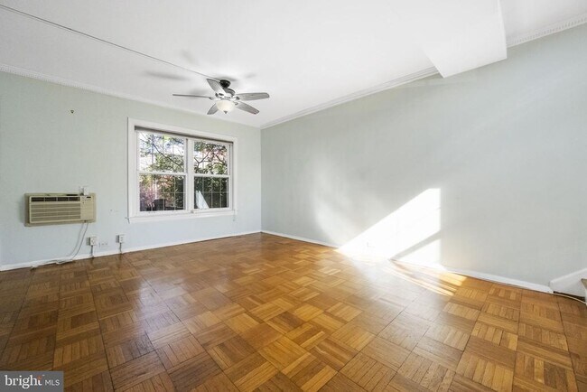 Photo - 1635 Ripon Pl