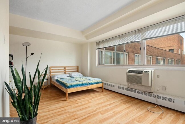 Photo - 2101-17 Chestnut St Apartment Unit 1801