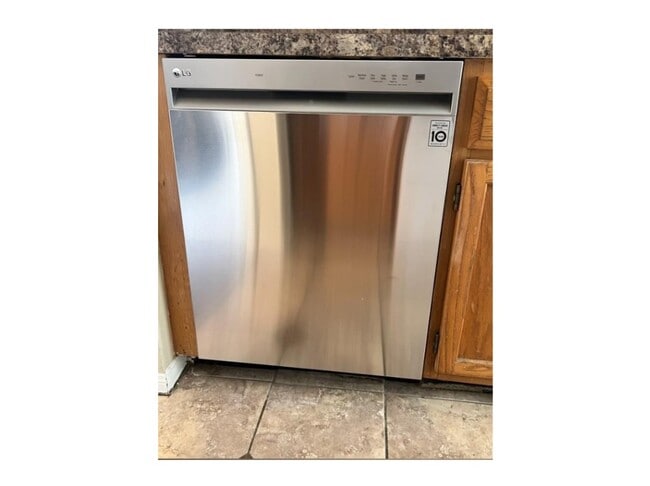 Building Photo - 2120 El Paseo St Unit 102