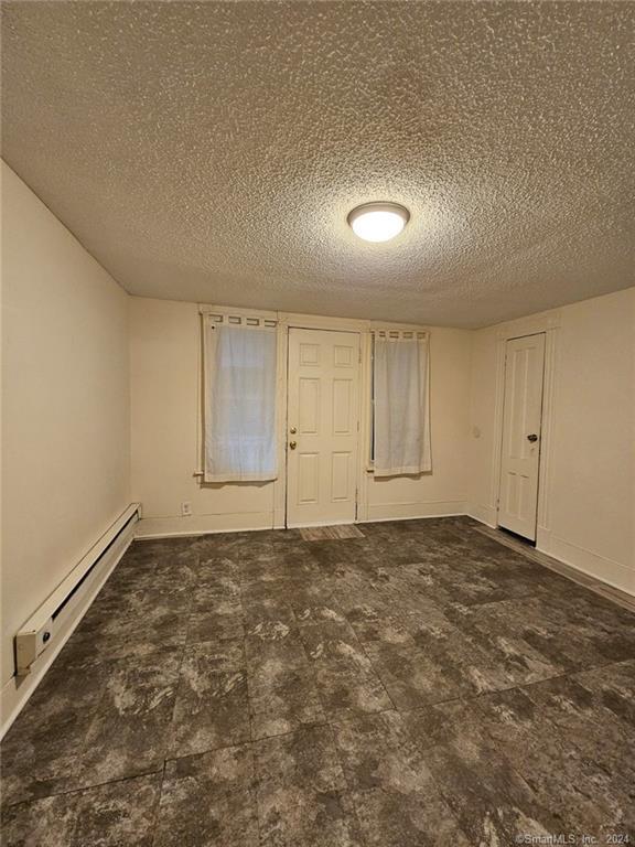 Building Photo - 6 Frederick Ct Unit 3 Rental