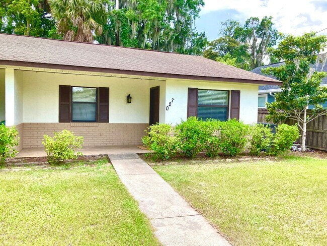 Photo - 720 SE 9th St