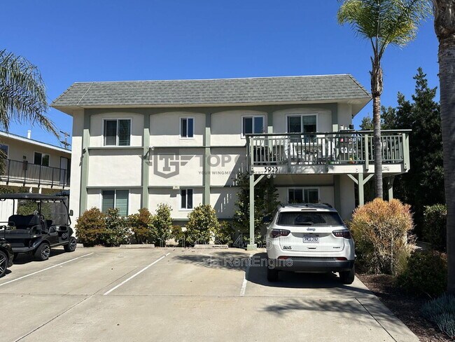 Building Photo - 3923 Lamont St Unit 2