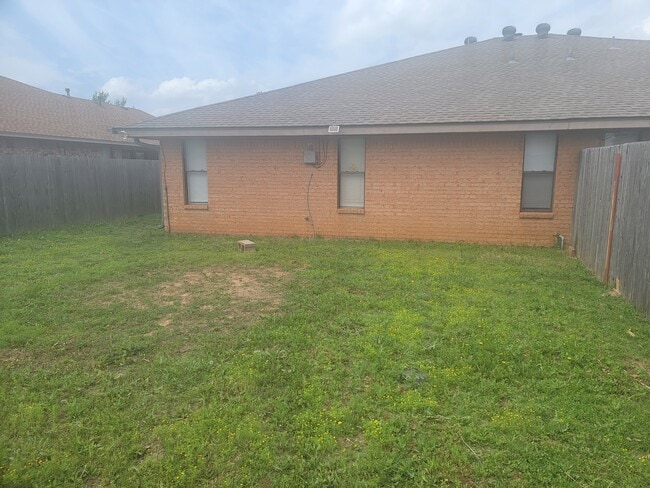 8112 Azalea Ave