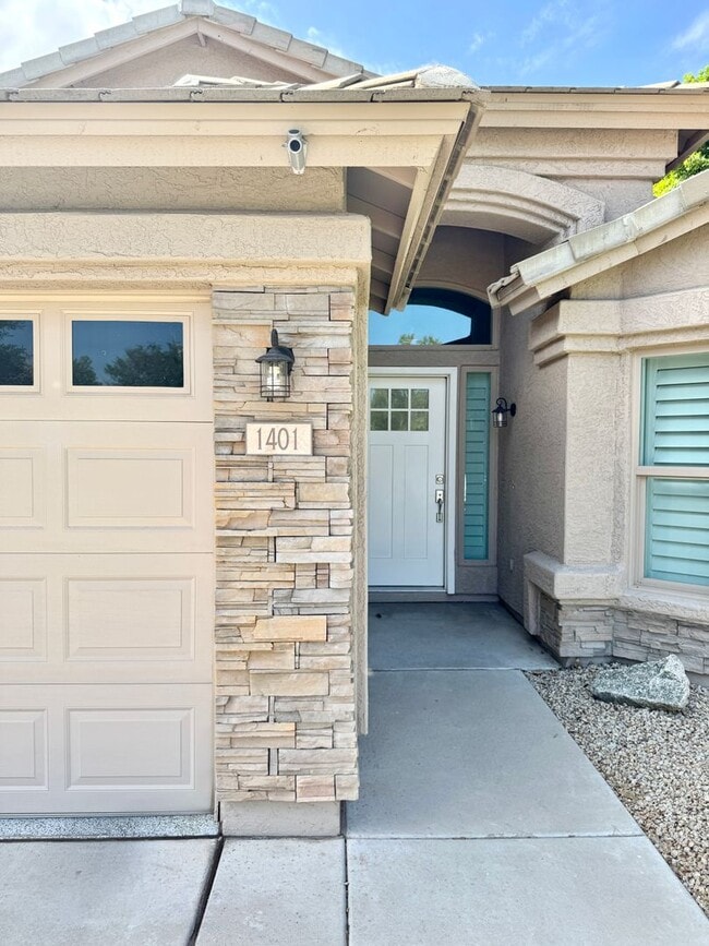 Photo - Gorgeous 3 Bedroom Furnished Home on Water! Spectacular Views!
