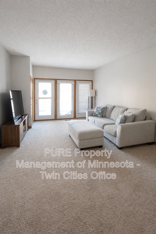 Photo - 4068 Meadowlark Curve