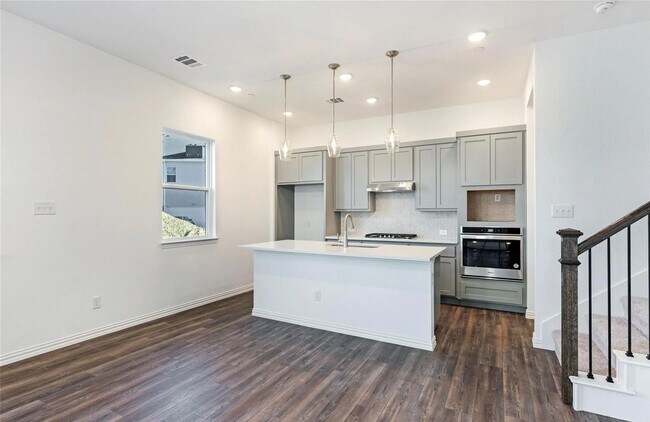 Photo - Luxury Townhome in Legends Crossing