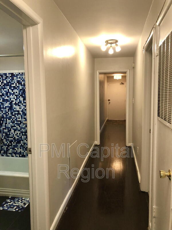 Photo - 10416 Montrose Ave Unit Apt 3