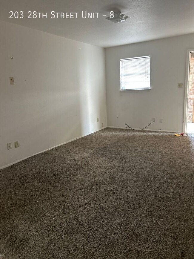 Photo - 203 28th St Unit 8