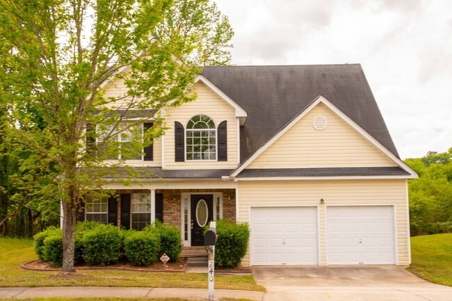 Building Photo - Impressive 3 Bed, 2.5 Bath Home