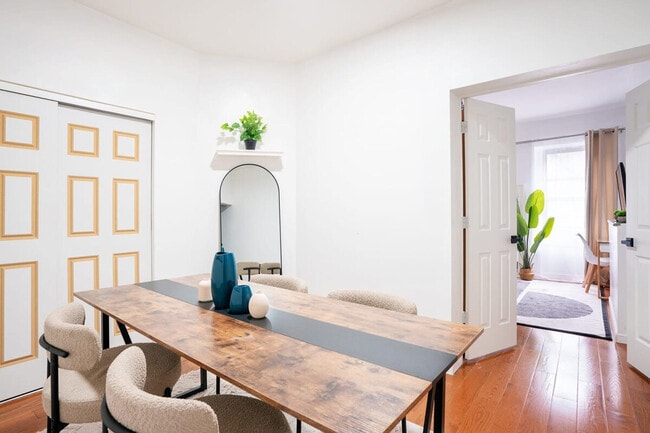 Photo - 454 W 47th St Unidad ID1022013P