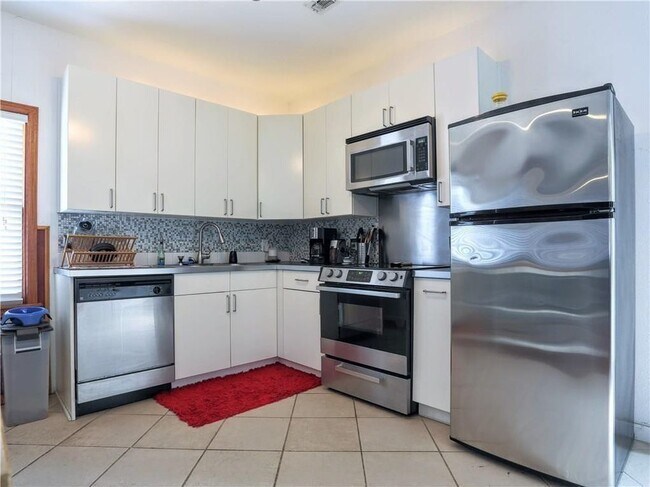 Photo - 5200 Avenue F