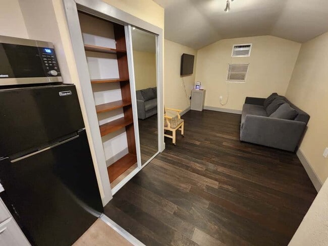 Photo - 708 S Edgemon Ave Unit Tiny House