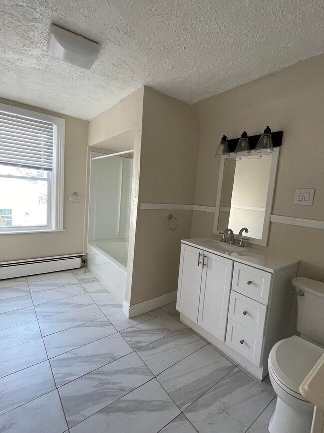 1 Wayne St Unit 2