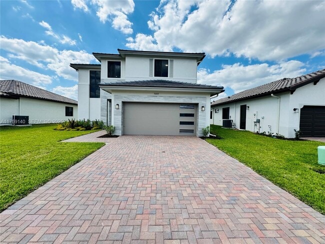 Photo - 5085 Panella Ave