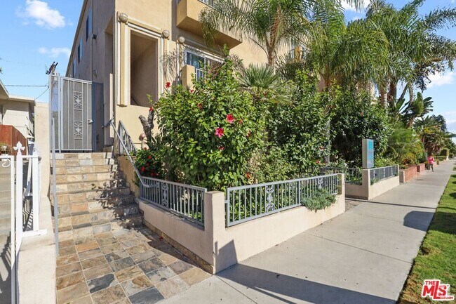 Building Photo - 1650 Colby Ave Unit 1 Rental