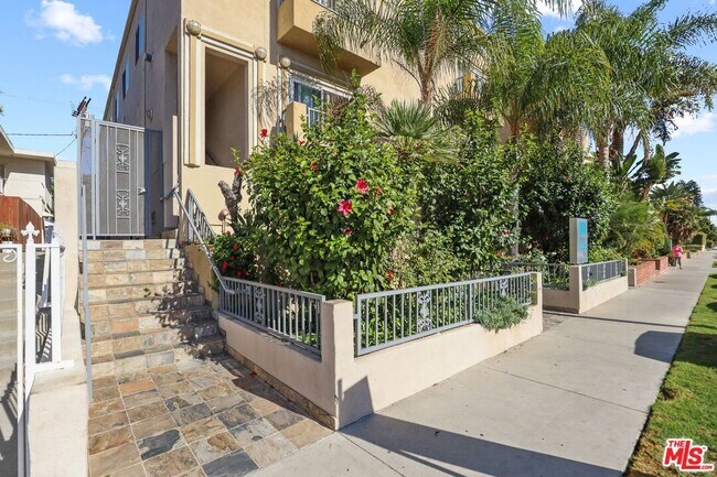 Building Photo - 1650 Colby Ave Unit 1 Rental