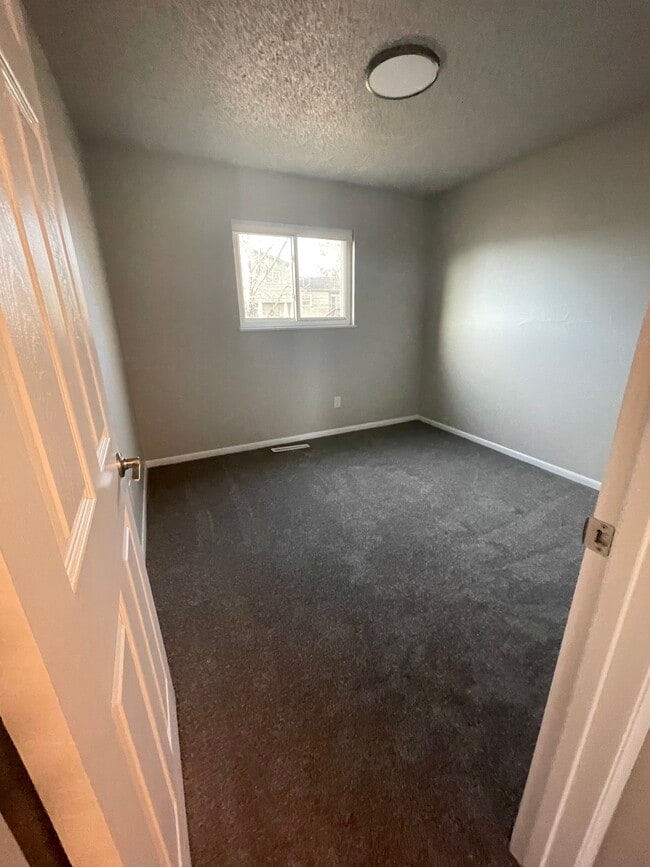 Bedroom - 5830 Eldora Dr