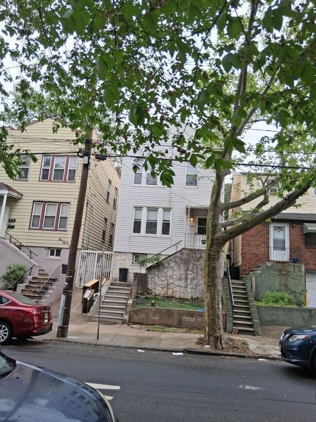 Building Photo - 182 Terrace Ave Unit 2-2 Rental