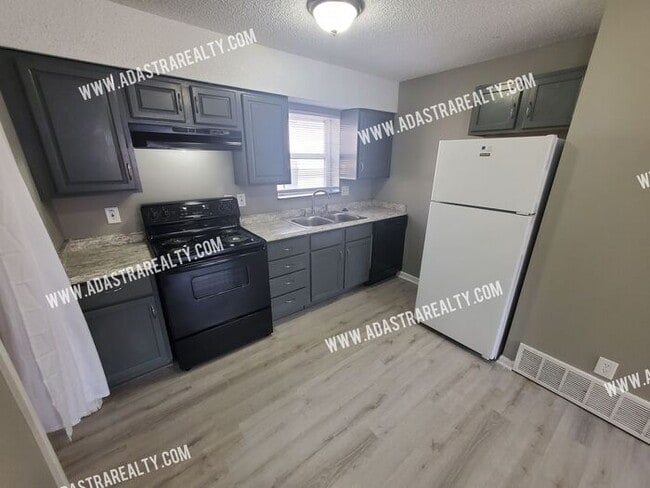 Building Photo - 1st Floor Apartment in Belton-Available in...