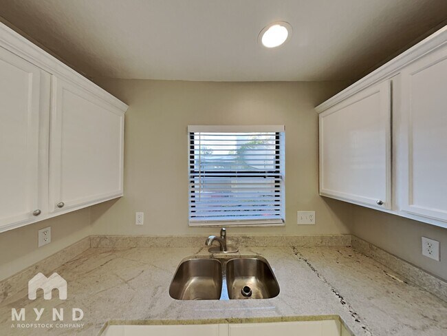 Photo - 3719 N 54th St