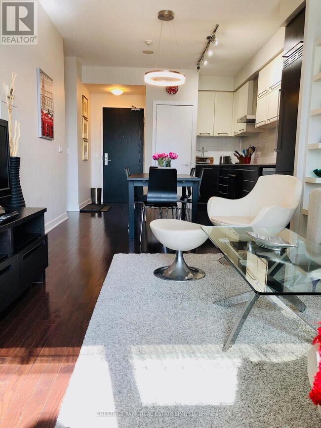 Photo - 770 Bay St. Unité 1404