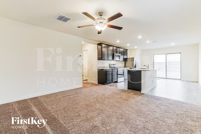 Photo - 985 W 20th St