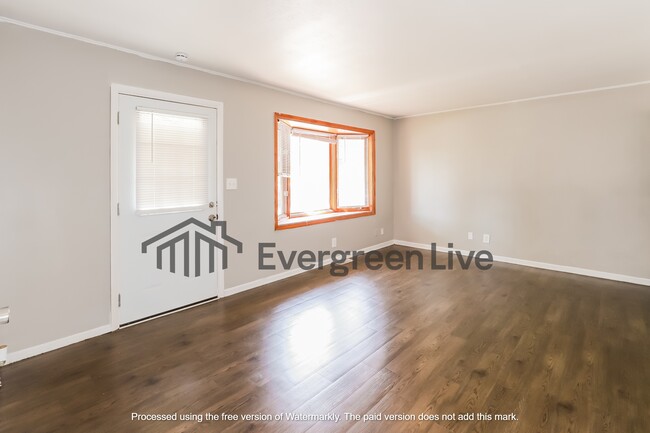 Photo - 2920 Longwood Ave