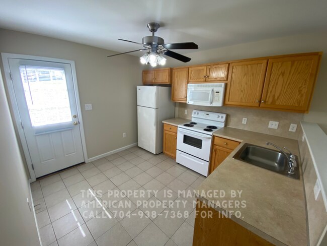 Photo - 4135 Broadstairs Dr SW