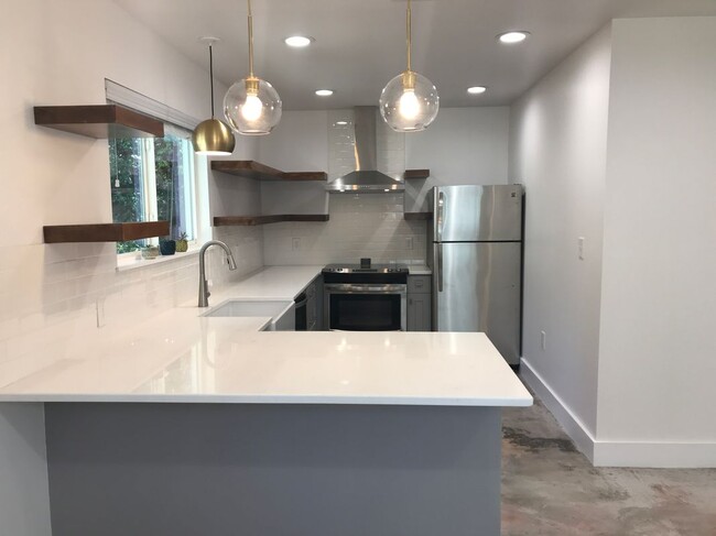 Photo - 423 W Woodlawn Ave