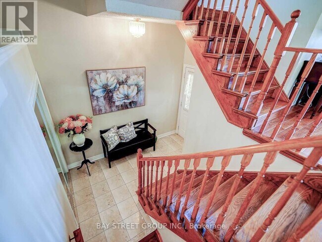 Photo - 152 Leitchcroft Crescent