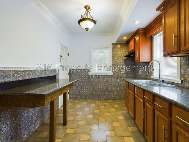 411 Norton Ave