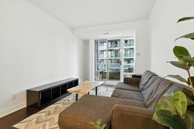 Photo - 500 St Clair Ave W