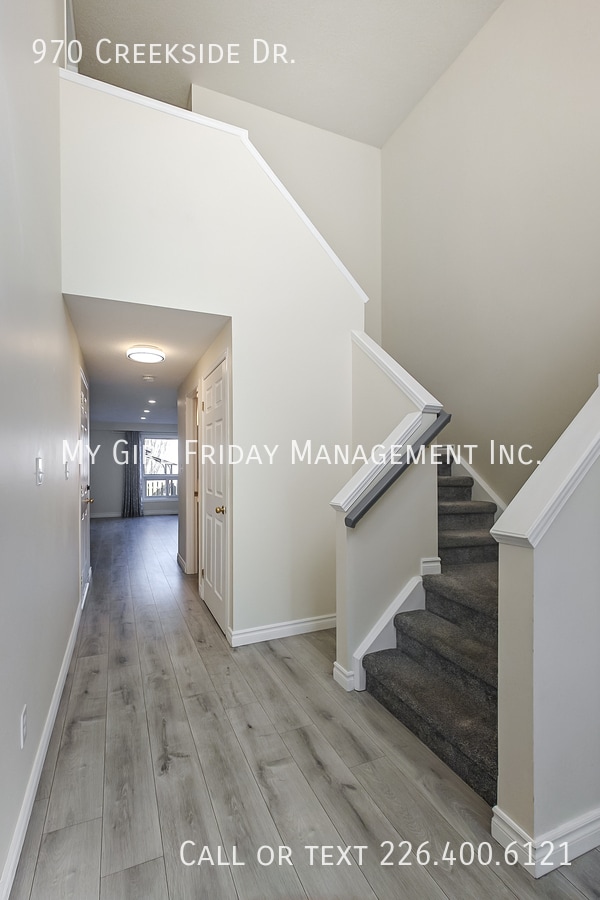 Photo - 970 Creekside Dr
