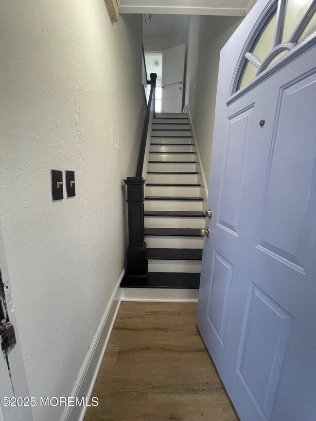 Photo - 1002 A St