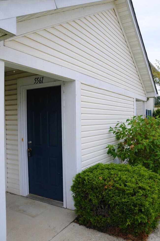 Photo - 5561 Cedar Springs