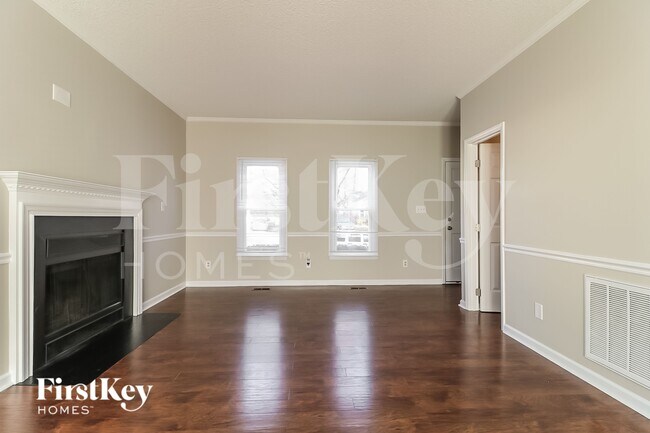 Photo - 104 Longneedle Ct