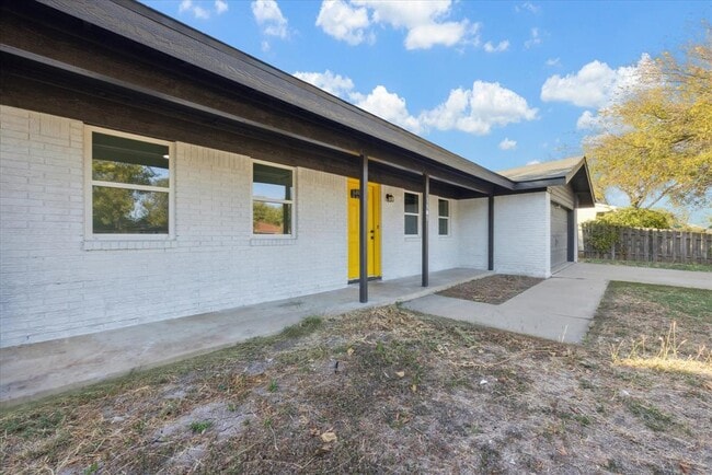 Photo - 1505 Conder St