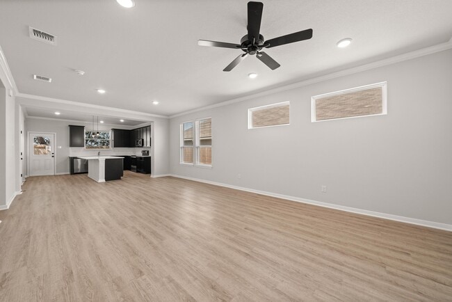 Photo - 704 La Parra Bend