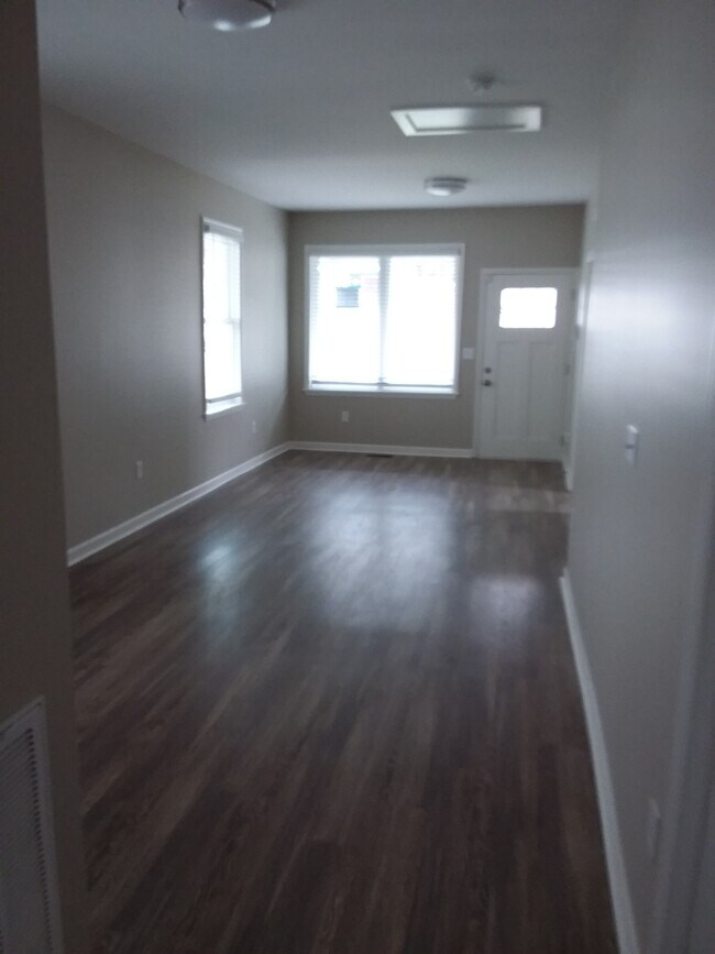 living room - 610 N 9th St