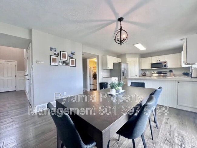 Photo - 2113 Hawthorne St