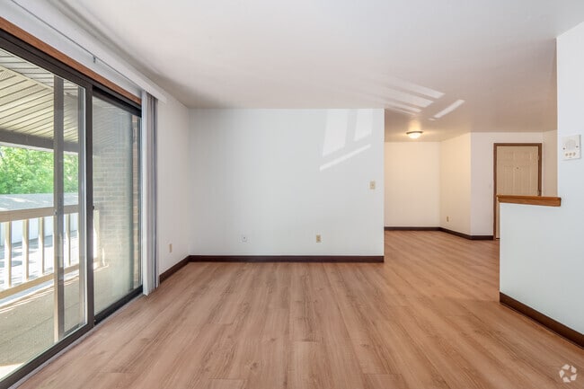 3 habitaciones, 1 baño - 900 pies cuadrados - Sala de estar
