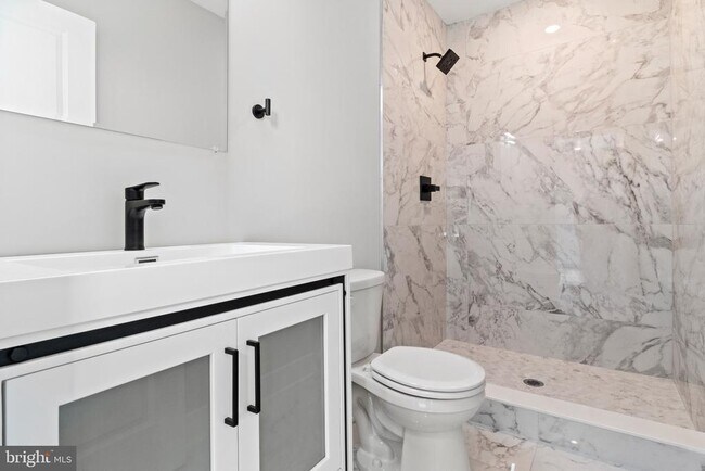 Photo - 520 N 37th St Unit 03