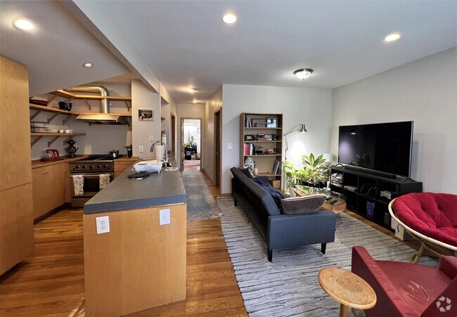 Building Photo - 132 Columbia St Unit 1 Rental